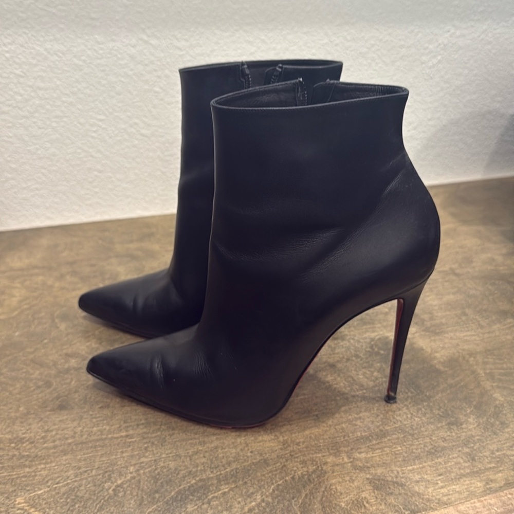 Christian Louboutain bootie - size 10 (41)